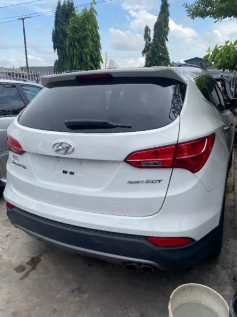 Hyundai Santa FE   - 2013