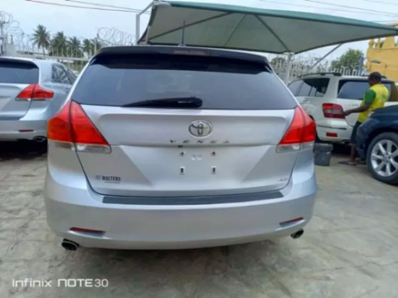 Toyota Venza   - 2010
