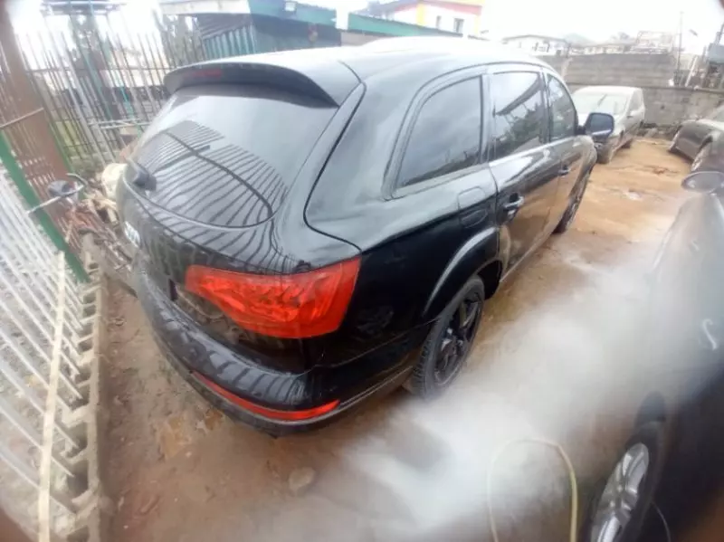 Audi Q7   - 2014