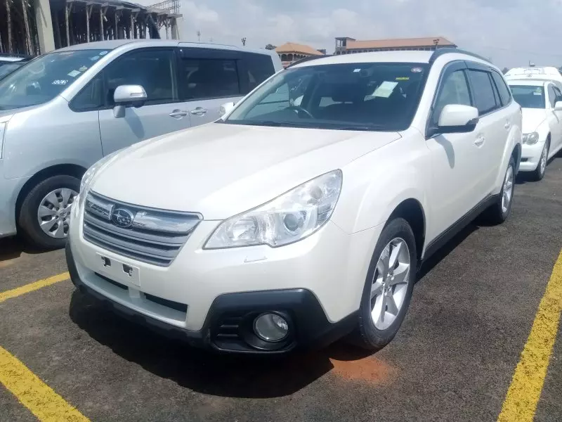 Subaru Outback   - 2011