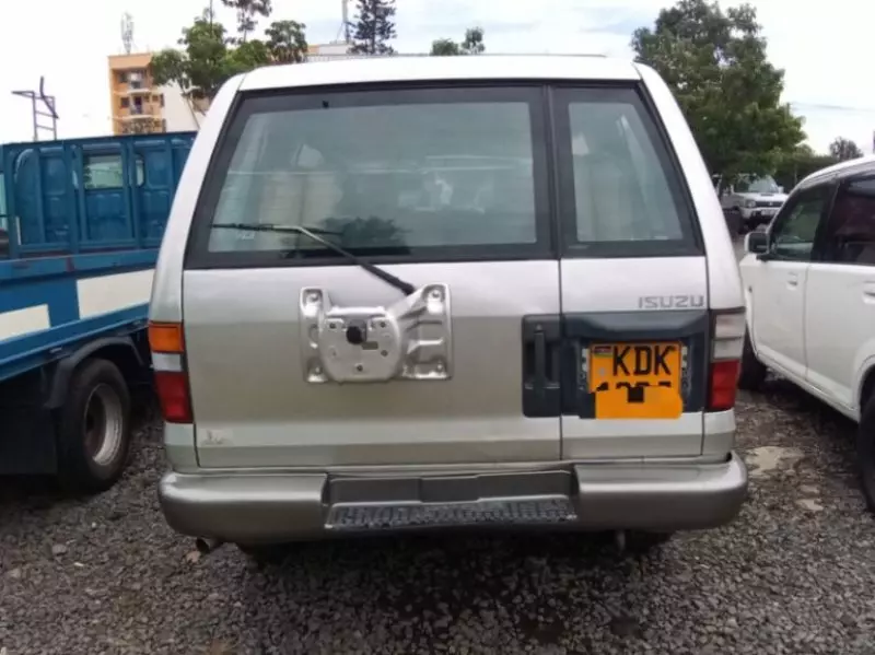 Isuzu Trooper   - 2005