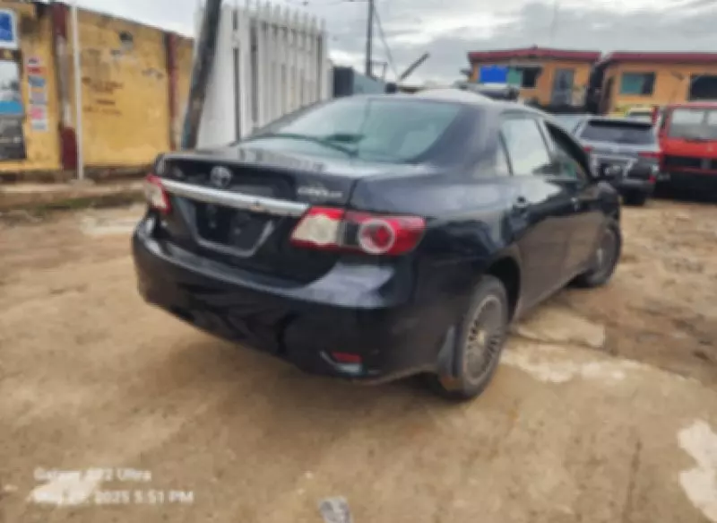 Toyota Corolla   - 2011