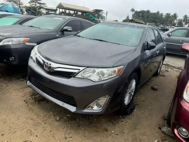 Toyota Camry   - 2012