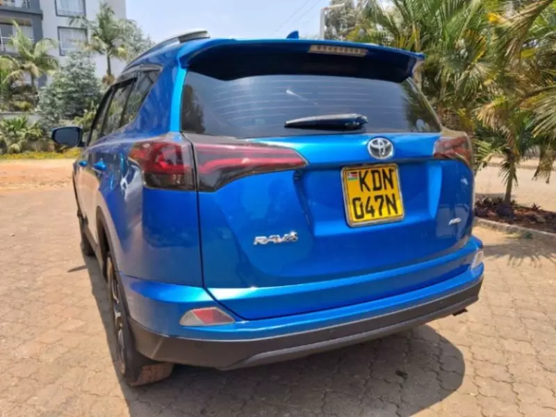Toyota RAV 4   - 2017