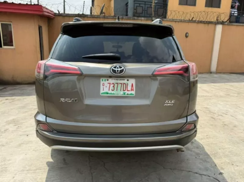 Toyota RAV 4   - 2016