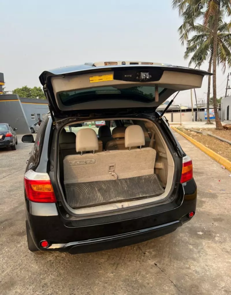 Toyota Highlander   - 2009