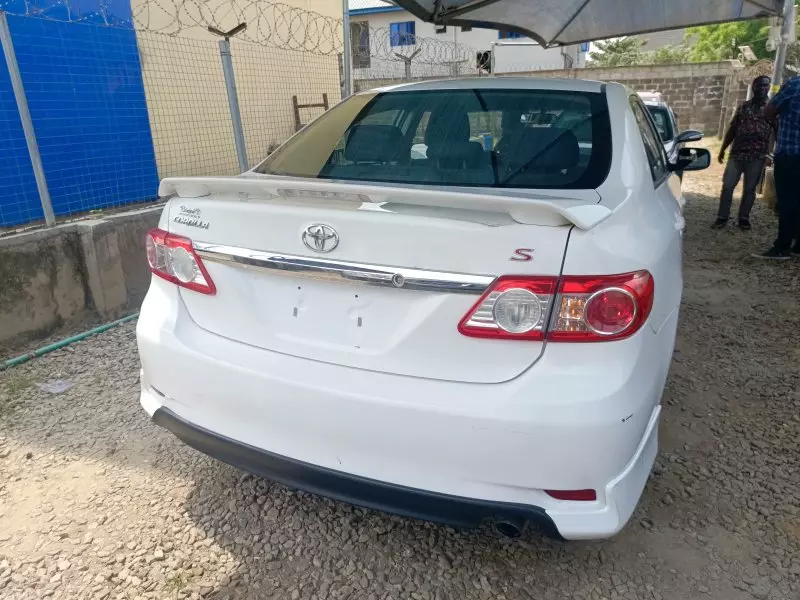Toyota Corolla   - 2012