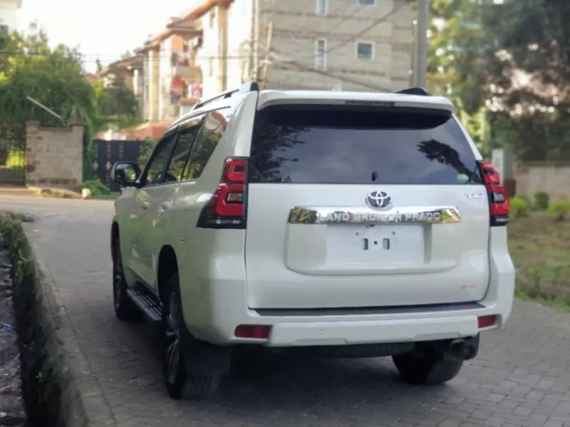 Toyota Landcruiser Prado   - 2019