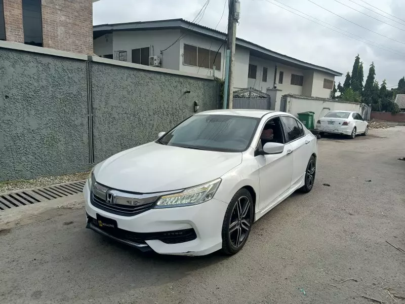 Honda Accord   - 2017