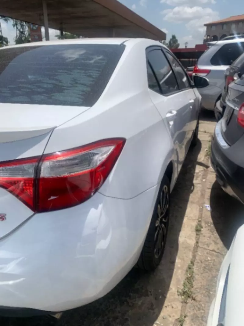 Toyota Corolla   - 2015