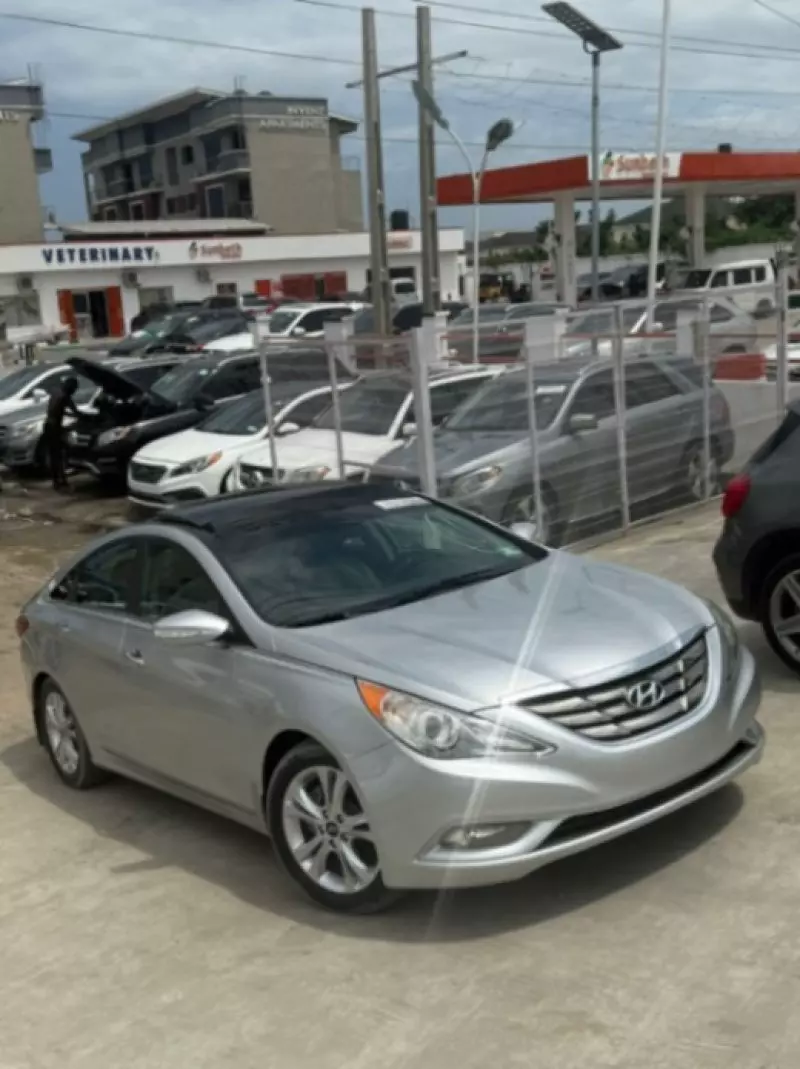 Hyundai Sonata   - 2014