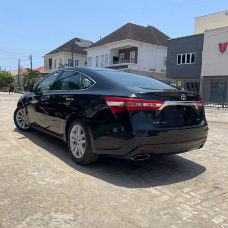 Toyota Avalon - 2013