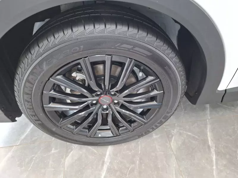 JETOUR X70 Plus - 2024