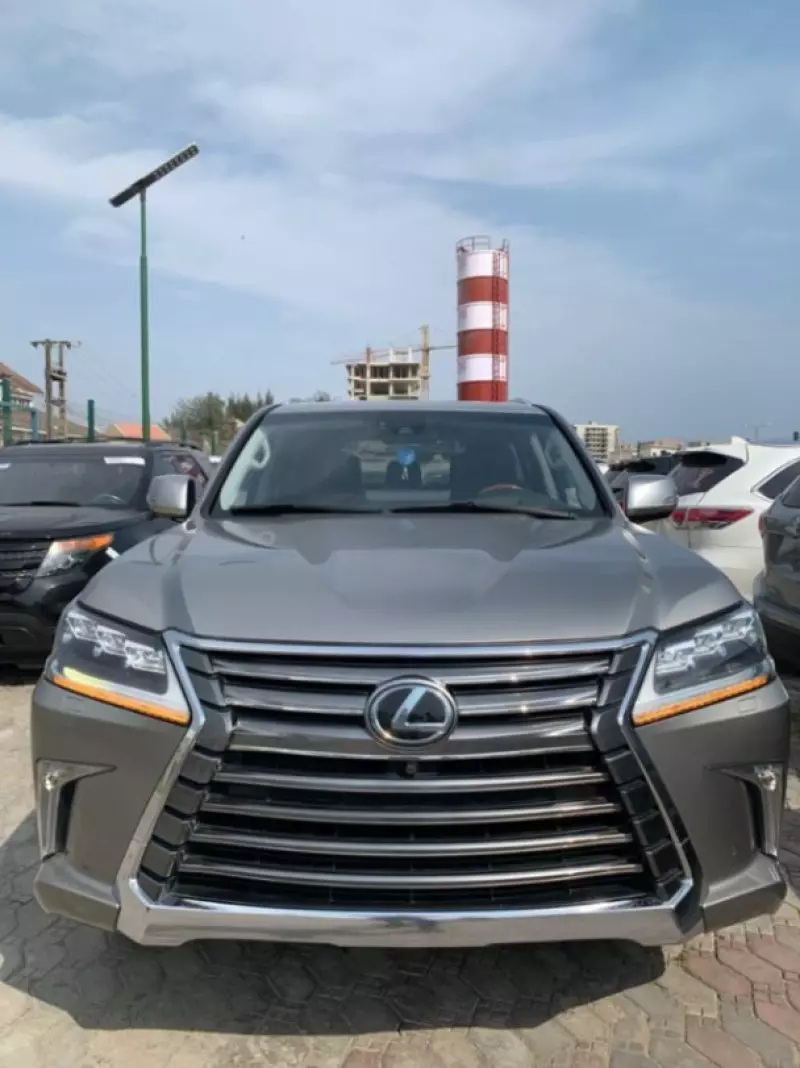 Lexus LX