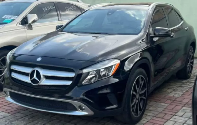 Mercedes-Benz GLA-Class   - 2016