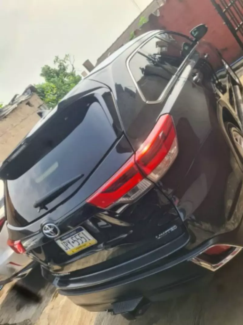 Toyota Highlander   - 2018