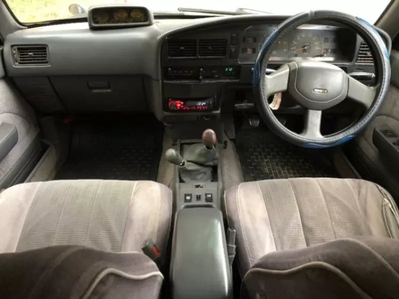 Toyota Hilux Surf    - 1989