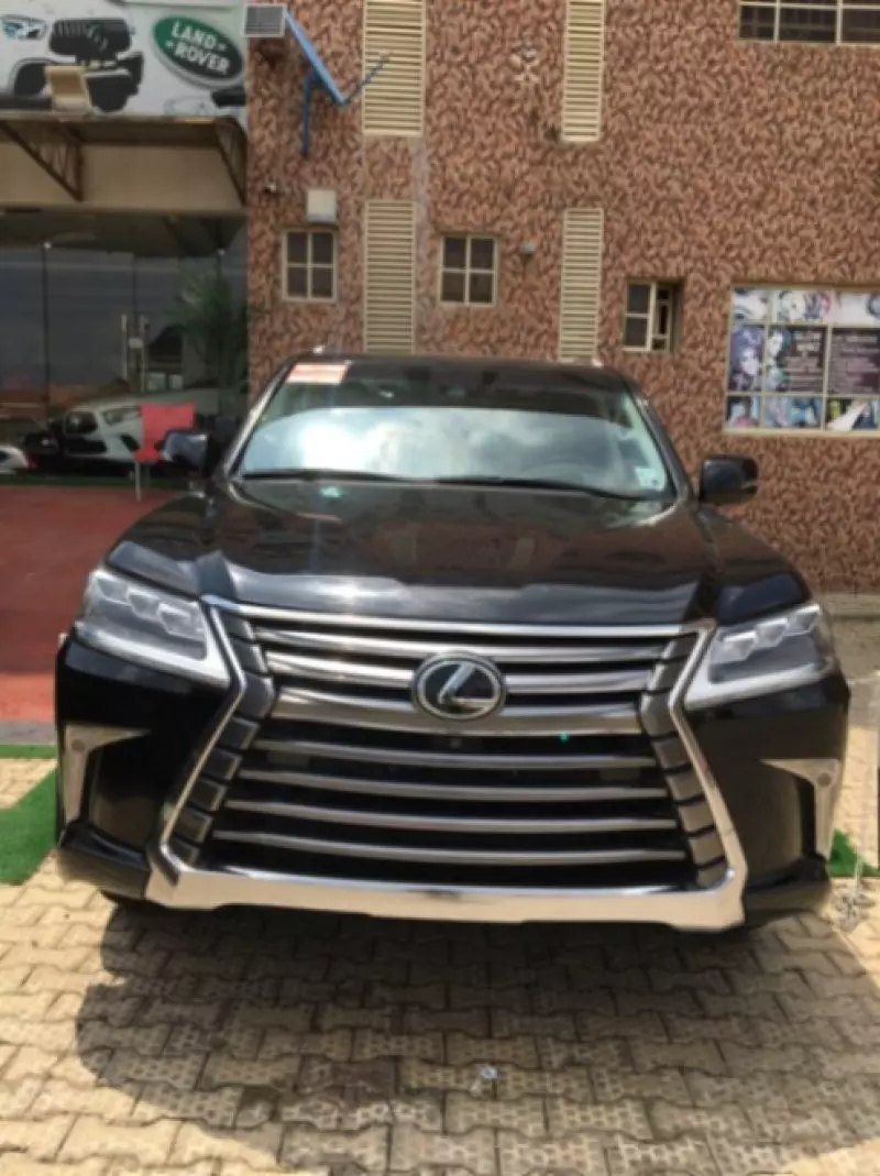 Lexus LX 570   - 2017