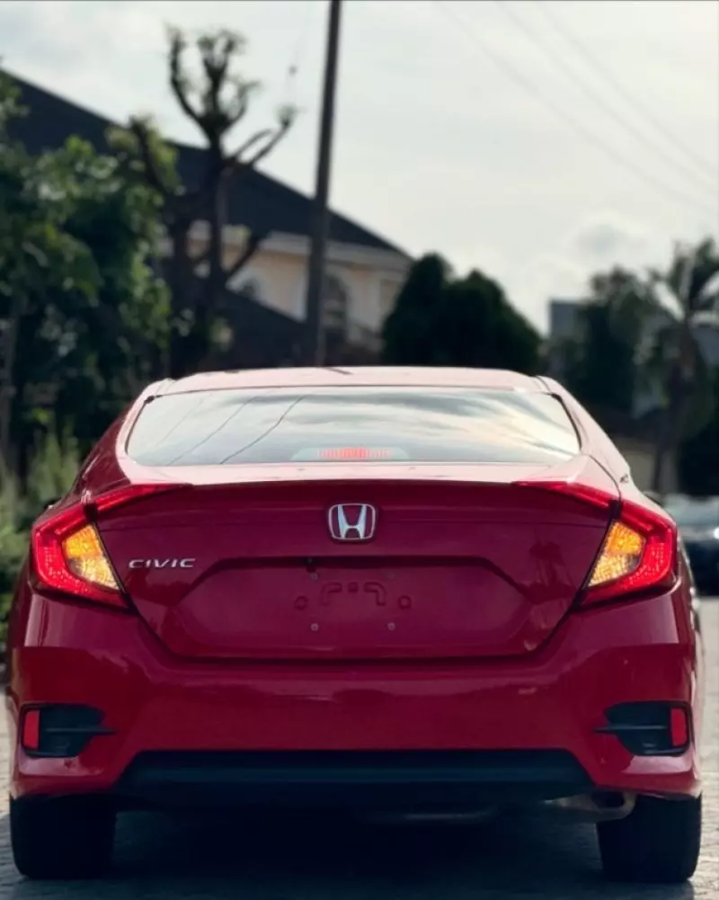 Honda Civic   - 2016