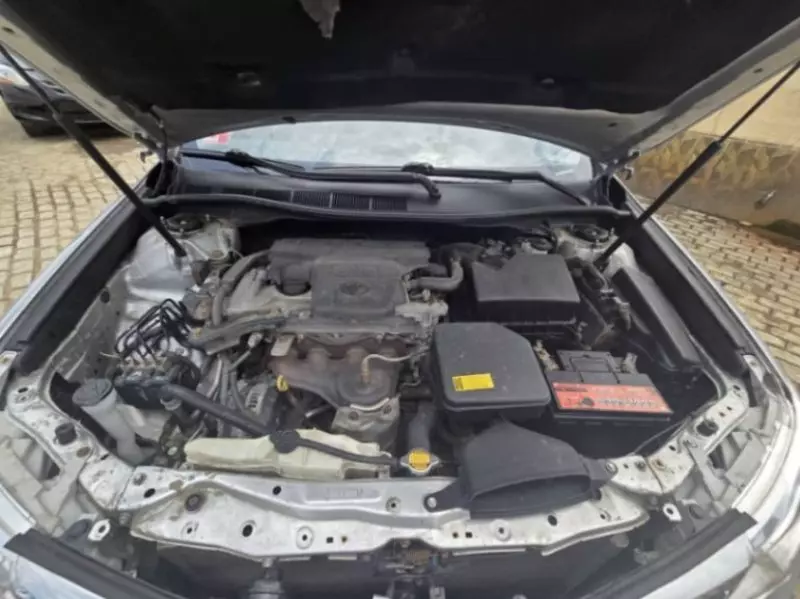 Toyota Camry   - 2014