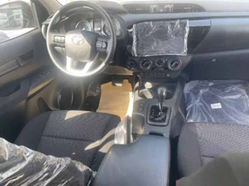 Toyota Hilux   - 2025