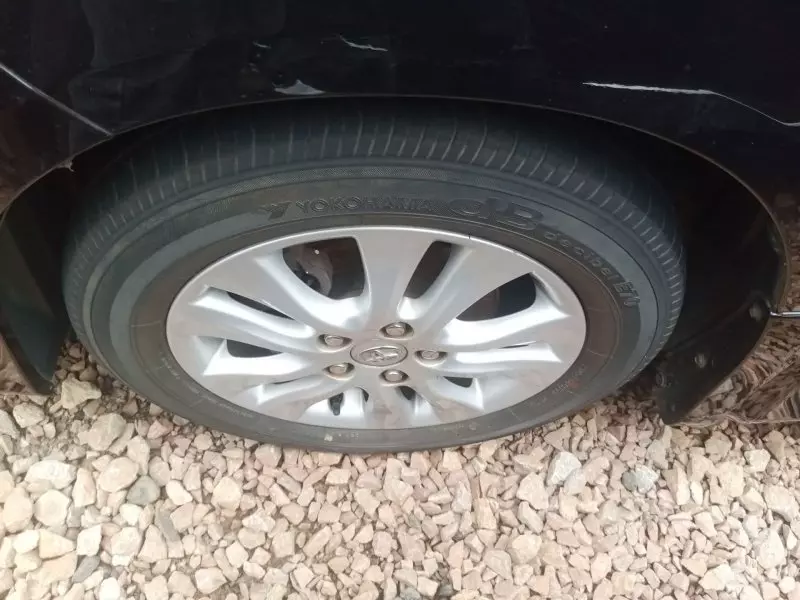 Toyota Noah   - 2010