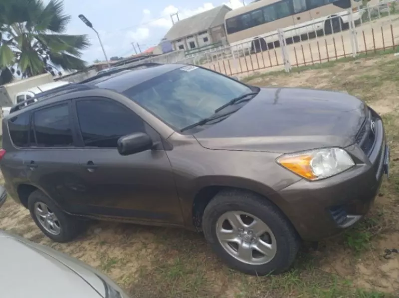 Toyota RAV 4   - 2010