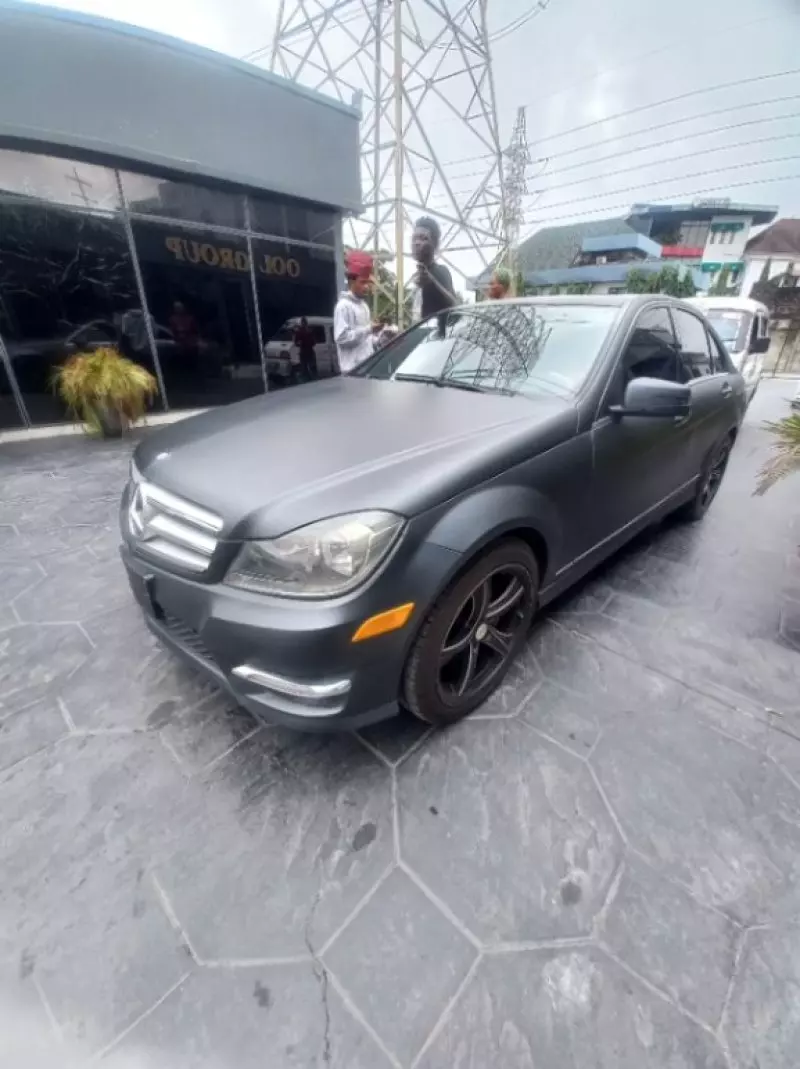 Mercedes-Benz C 300   - 2012