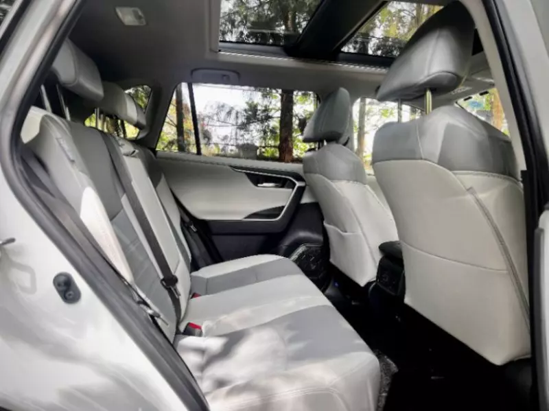 Toyota RAV 4   - 2019