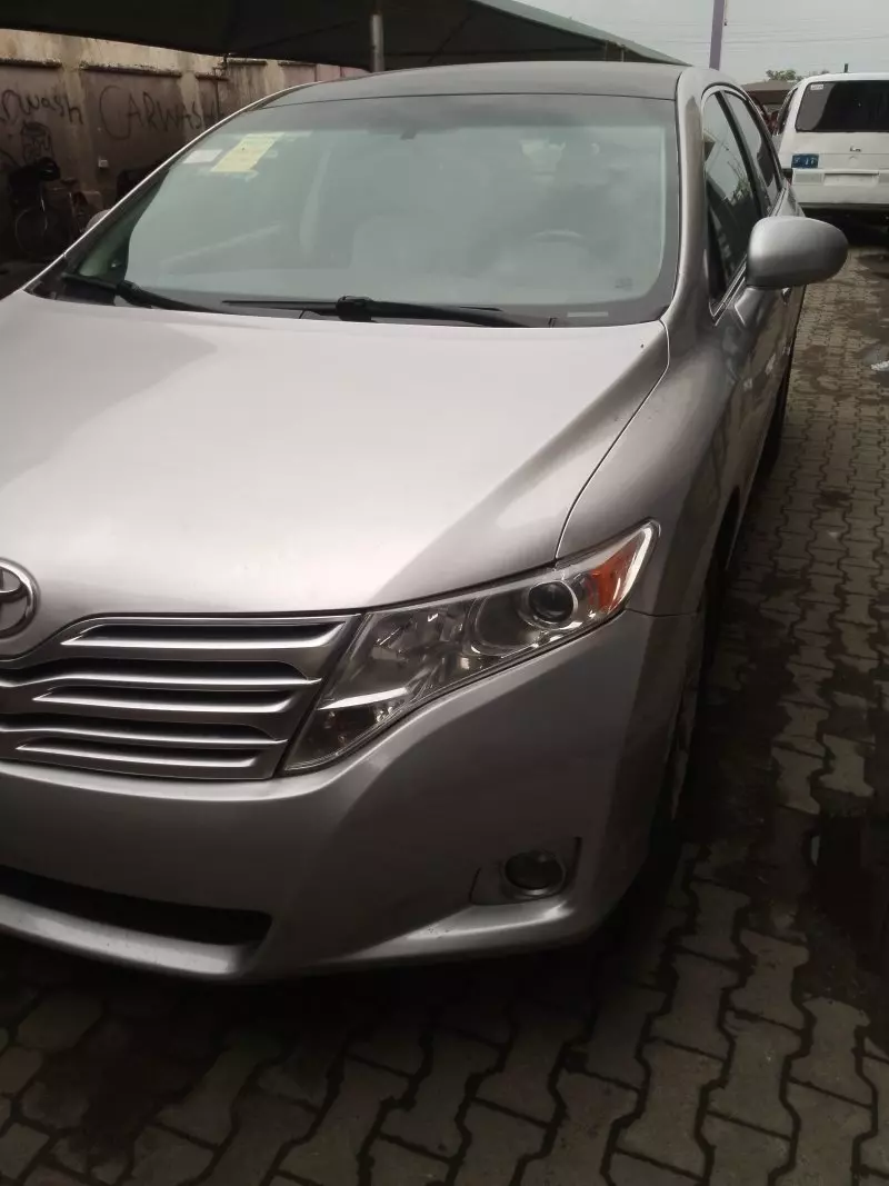 Toyota Venza   - 2011