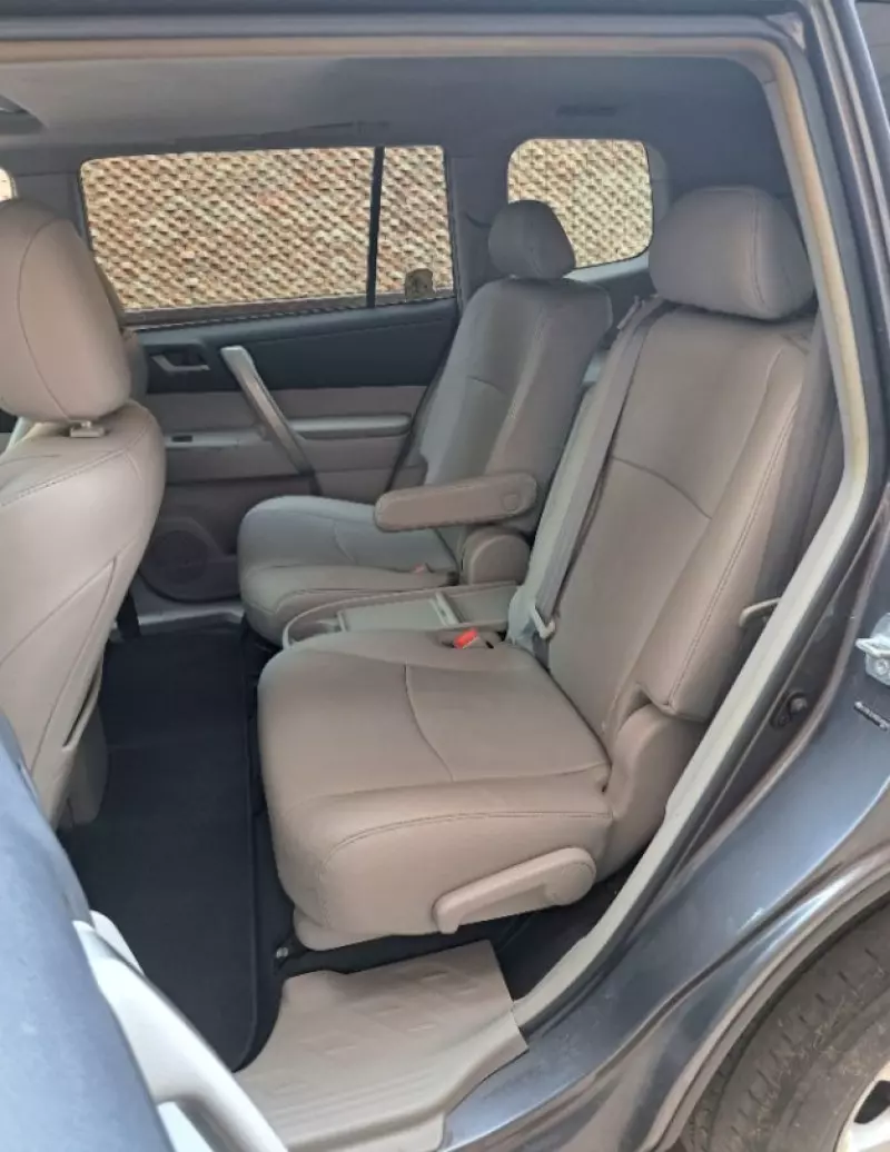 Toyota Highlander   - 2010