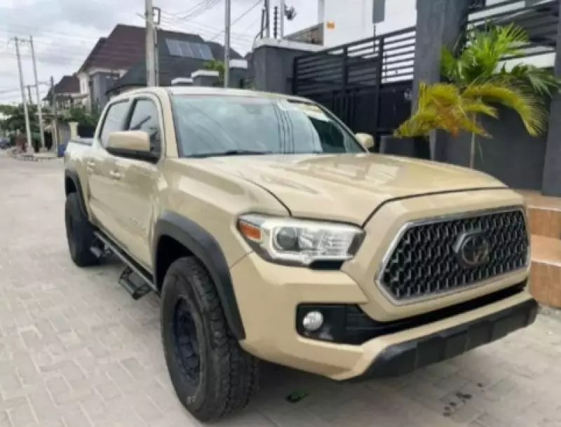 Toyota Tacoma   - 2018