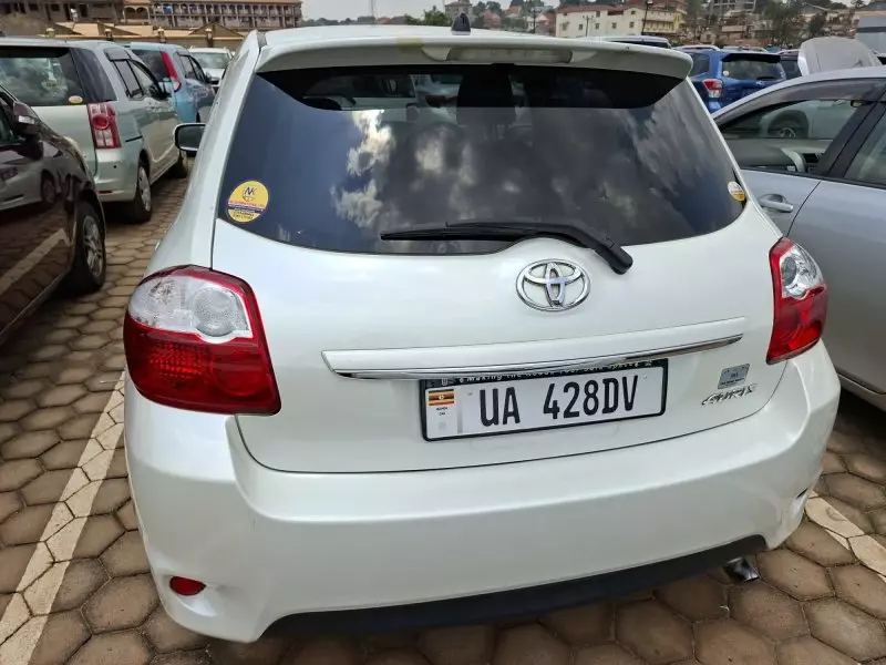 Toyota Auris   - 2012