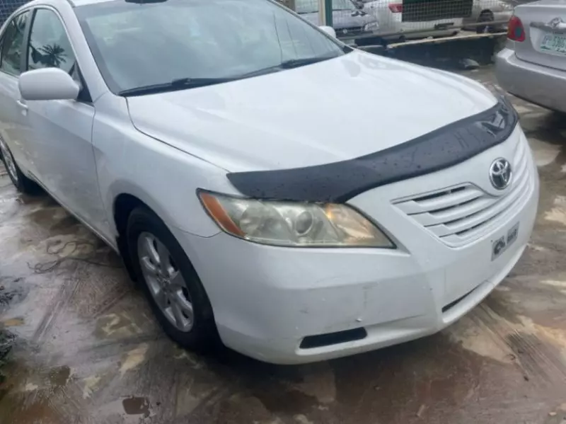 Toyota Camry   - 2009