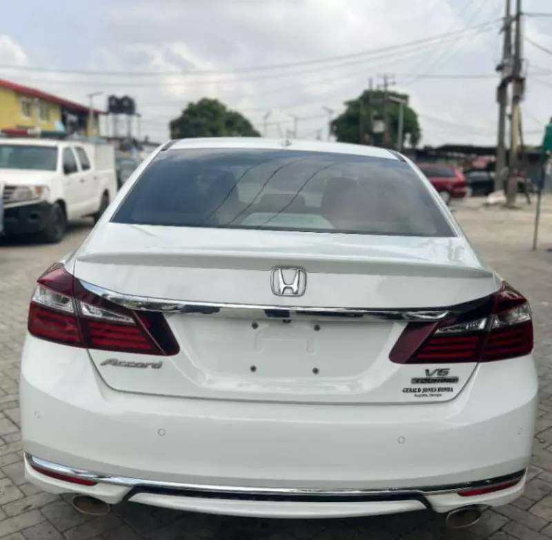 Honda Accord   - 2016