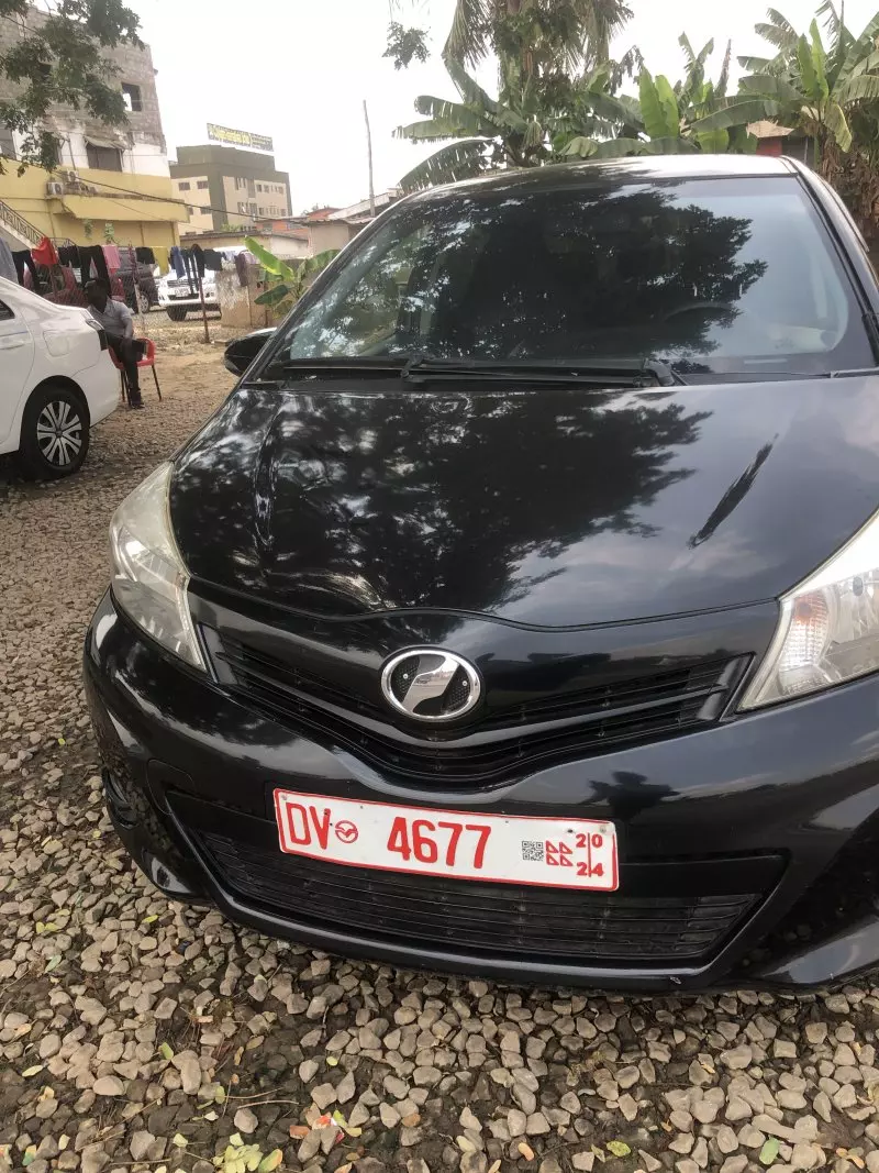 Toyota Vitz   - 2012