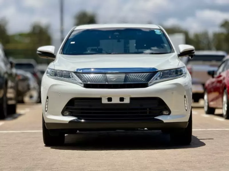 Toyota Harrier   - 2019