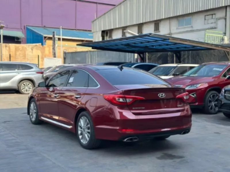 Hyundai Sonata   - 2015