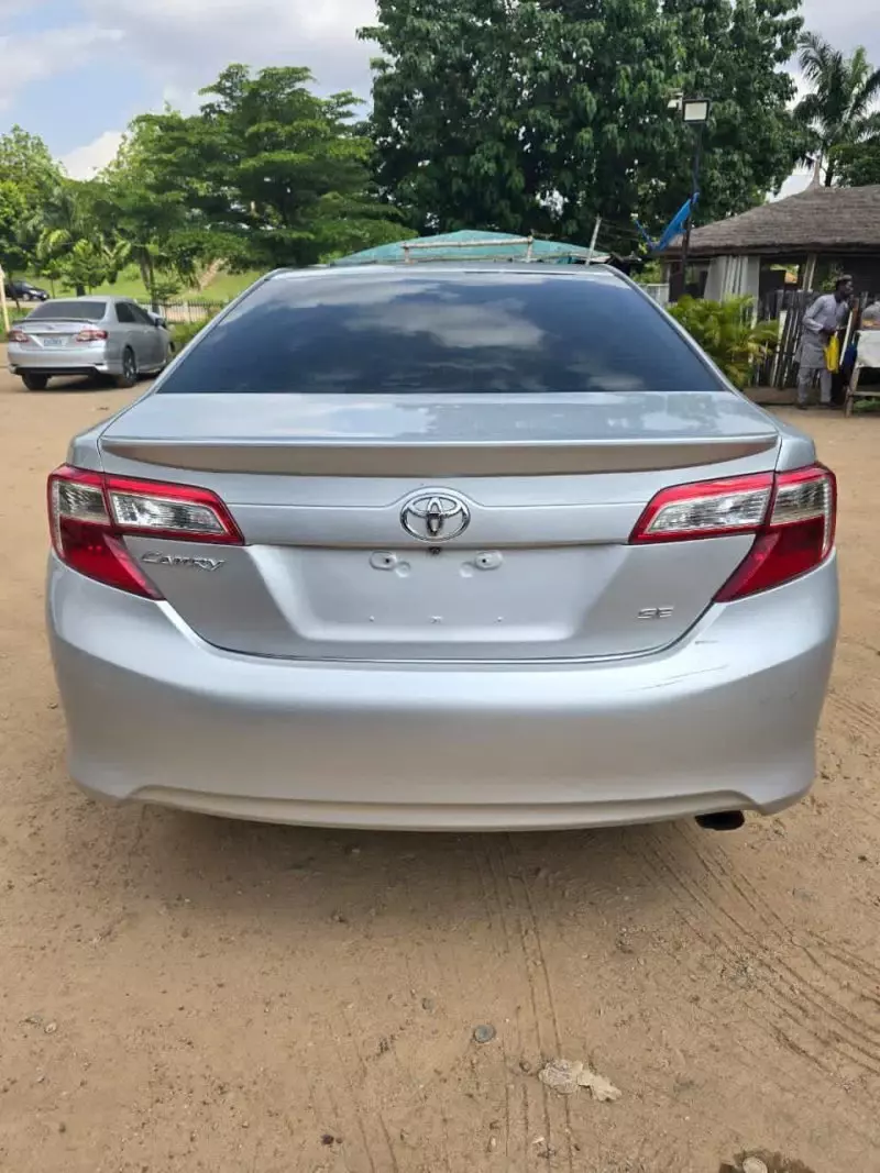 Toyota Camry   - 2013