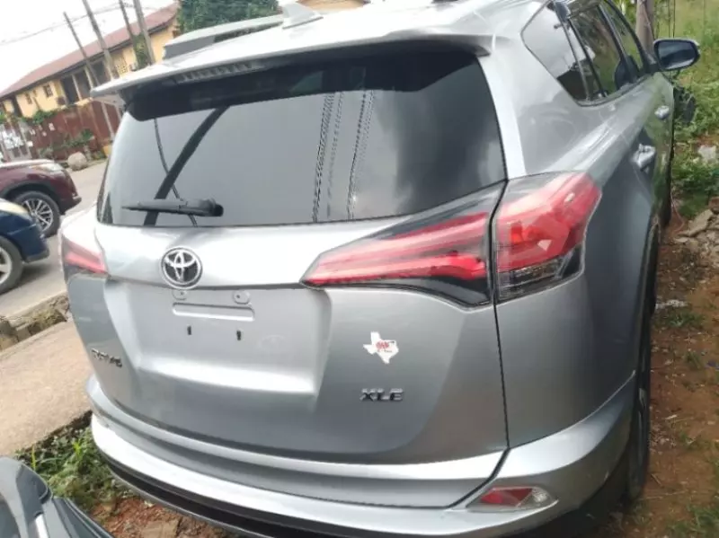 Toyota RAV 4   - 2016