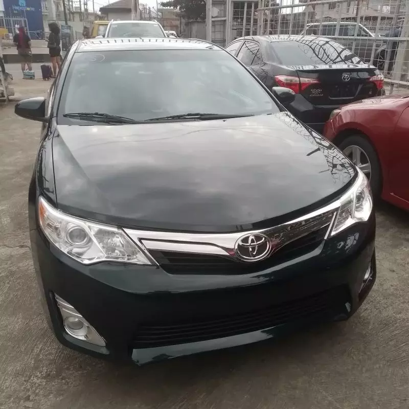 Toyota Camry   - 2012
