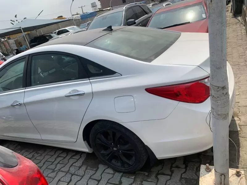 Hyundai Sonata   - 2013