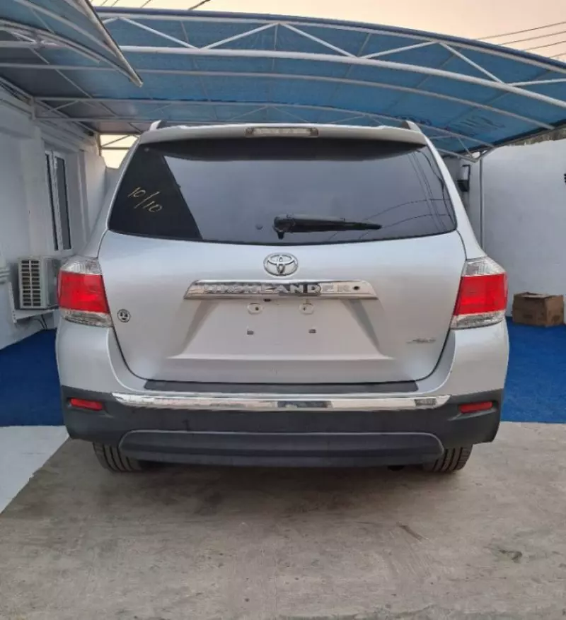 Toyota Highlander   - 2011