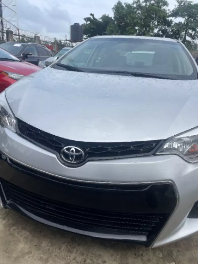 Toyota Corolla   - 2015
