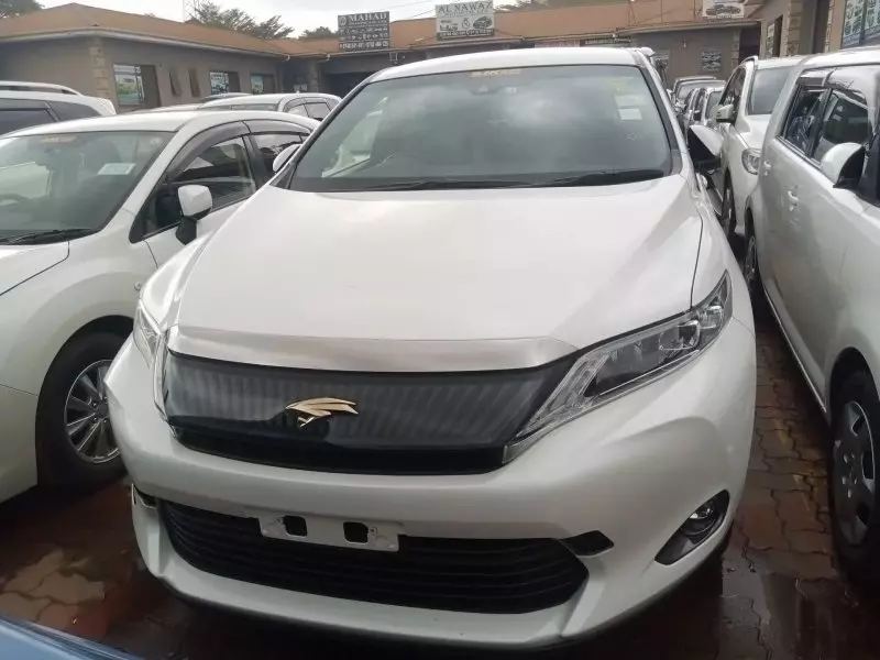 Toyota Harrier   - 2016