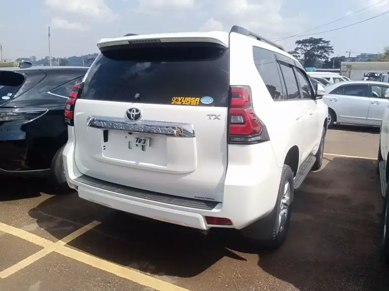Toyota Landcruiser Prado   - 2019