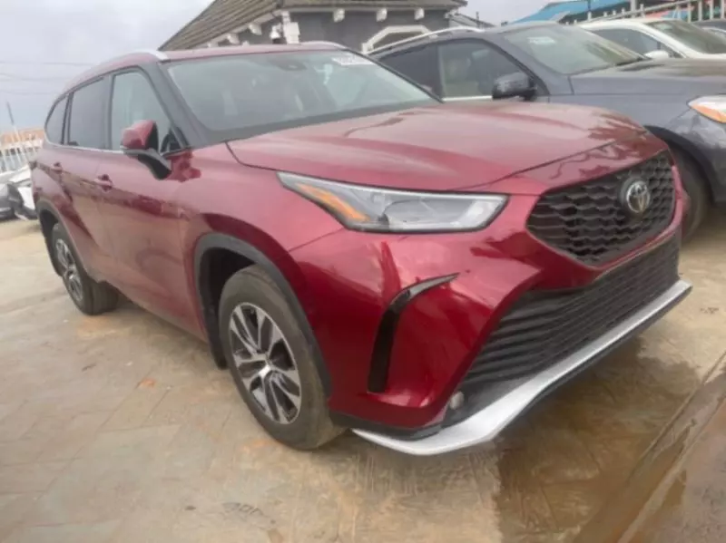 Toyota Highlander   - 2022