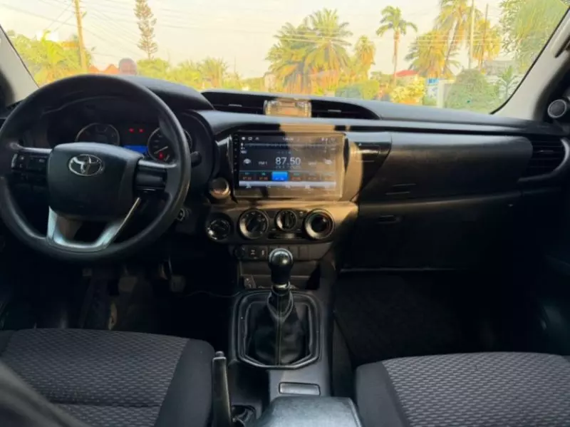 Toyota Hilux   - 2018