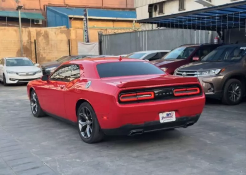 Dodge Challenger   - 2016