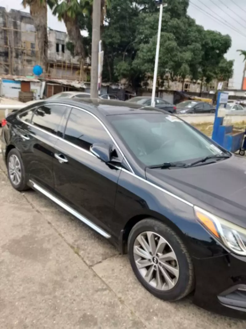 Hyundai Sonata   - 2015